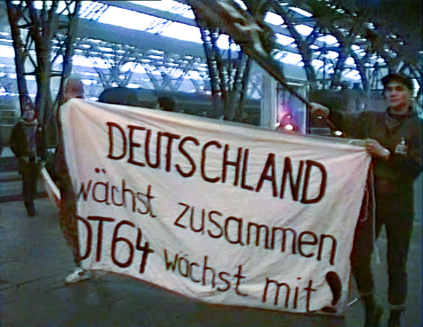 25.01.1992: Auf dem Leipziger Hauptbahnhof | Foto: © Jörg Wagner